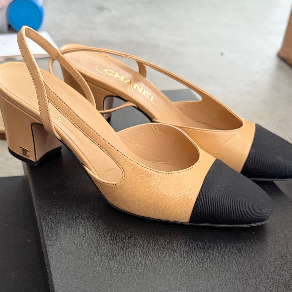 CHANEL Tan and Black Slingback Heels - Picture 3 of 7